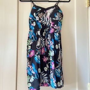 Summer floral mini dress with pockets